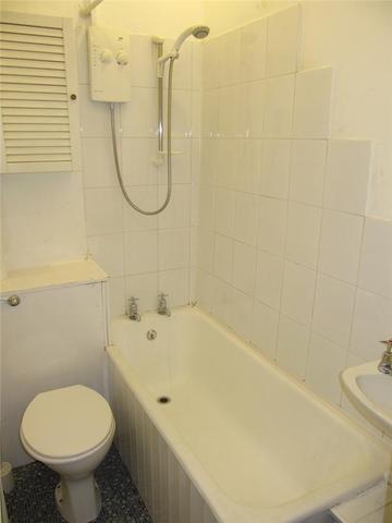  Image of 3 bedroom Flat to rent in Byres Road Glasgow G12 at Hillhead Glasgow Glasgow, G12 8TL