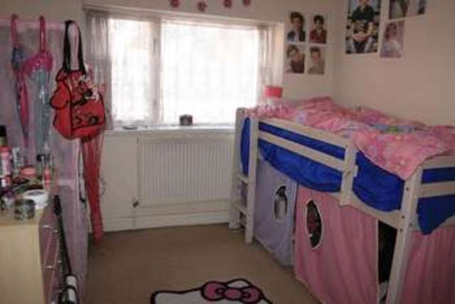  Image of 4 bedroom Terraced house for sale in Caldmore Road Walsall WS1 at Caldmore Road Caldmore Walsall, WS1 3RB