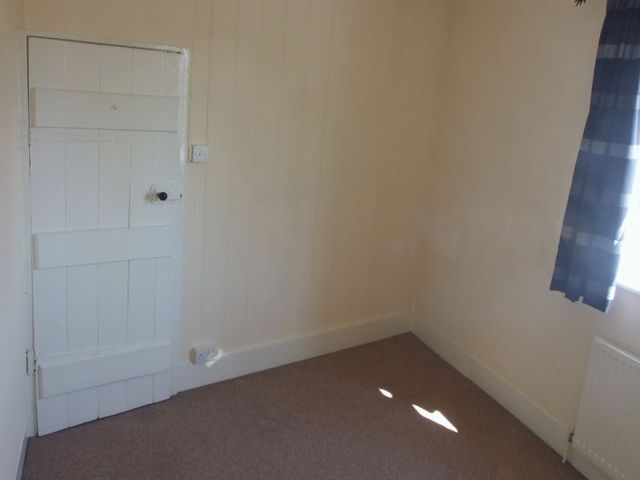  Image of 2 bedroom Flat to rent in Cambridge Street Aylesbury HP20 at Cambridge Street  AYLESBURY, HP20 1BT