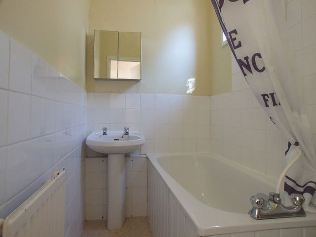  Image of 2 bedroom Flat to rent in Cambridge Street Aylesbury HP20 at Cambridge Street  AYLESBURY, HP20 1BT