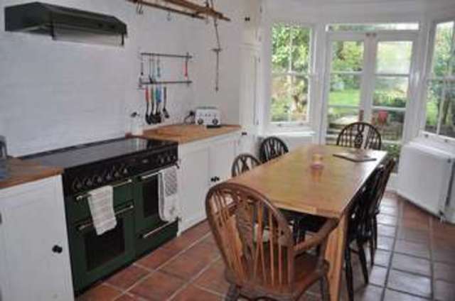 Image of 3 bedroom Semi-Detached house to rent in Carshalton Road Carshalton SM5 at Carshalton Road  Carshalton, SM5 3PZ
