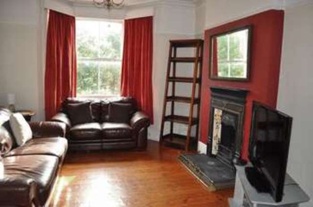  Image of 3 bedroom Semi-Detached house to rent in Carshalton Road Carshalton SM5 at Carshalton Road  Carshalton, SM5 3PZ