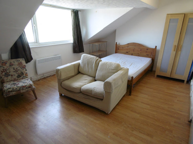  Image of Apartment to rent in Cathays Terrace Cathays Cardiff CF24 at CATHAYS TERRACE  CARDIFF, CF24 4HZ