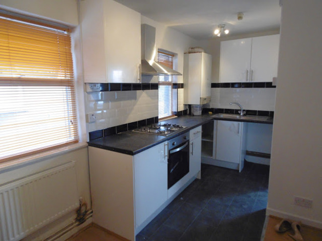  Image of 1 bedroom Apartment to rent in Cathays Terrace Cathays Cardiff CF24 at CATHAYS TERRACE  CARDIFF, CF24 4HZ