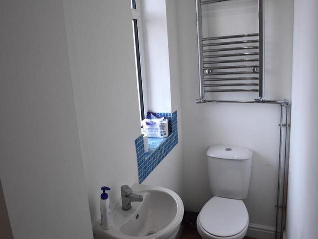  Image of 2 bedroom Flat to rent in Cedarne Road London SW6 at London, SW6 2DF