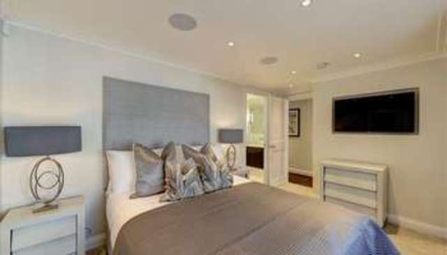  Image of 1 bedroom Flat to rent in Park Walk London SW10 at London, SW10 0AJ