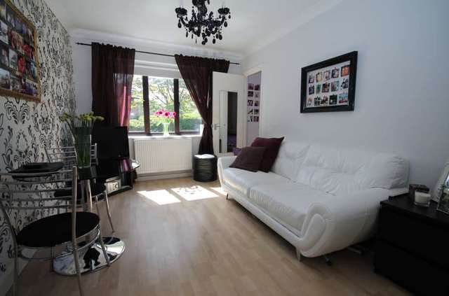  Image of 1 bedroom Flat for sale in Cheltenham Close New Malden KT3 at Cheltenham Close  New Malden, KT3 3EY