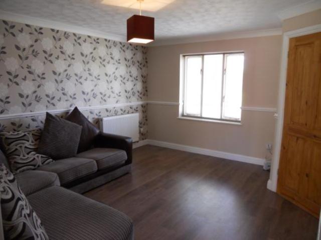  Image of 3 bedroom Semi-Detached house to rent in Chessington Close Bedford MK41 at Bedford Beds Beds, MK41 0SB
