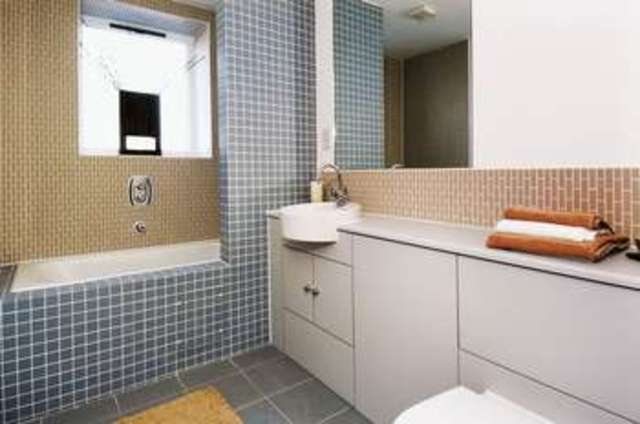  Image of 1 bedroom Flat to rent in Kew Bridge Court London W4 at Kew Bridge Court  London, W4 3AZ