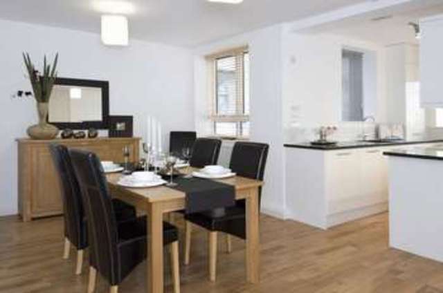  Image of 1 bedroom Flat to rent in Kew Bridge Court London W4 at Kew Bridge Court  London, W4 3AZ