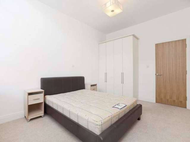 Image of 2 bedroom Flat to rent in Shepherdess Place London N1 at Old Street  Shoreditch, N1 7LJ
