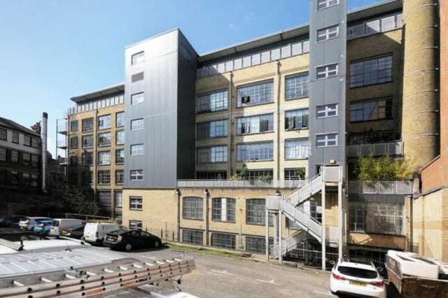  Image of 2 bedroom Flat to rent in Shepherdess Place London N1 at Old Street  Shoreditch, N1 7LJ