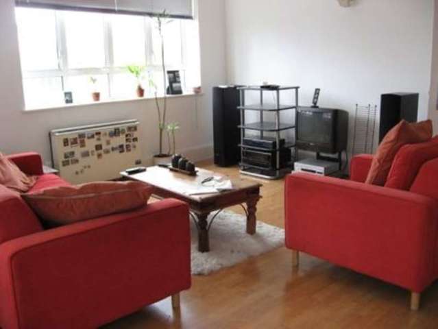  Image of 2 bedroom Flat to rent in Dingley Road London EC1V at London Goswell Road, EC1V 8BW