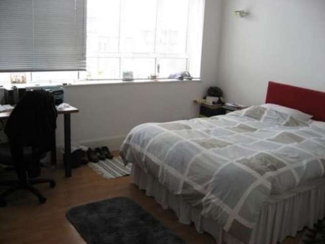  Image of 2 bedroom Flat to rent in Dingley Road London EC1V at London Goswell Road, EC1V 8BW
