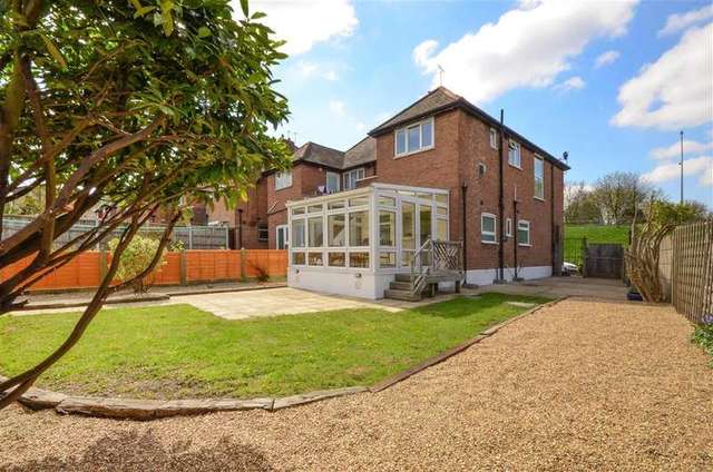  Image of 2 bedroom Detached house for sale in Claybury Broadway Clayhall Ilford IG5 at Clayhall Essex Ilford, IG5 0JA