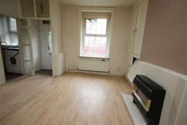  Image of 1 bedroom Property for sale in Clegg Street Milnrow Rochdale OL16 at Clegg Street Milnrow Milnrow, OL16 3PH