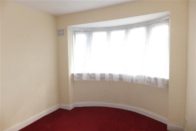  Image of 3 bedroom Semi-Detached house to rent in Coventry Road Yardley Birmingham B25 at Sheldon, B26 1BG