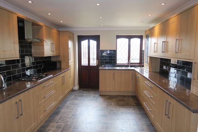  Image of 4 bedroom Detached house for sale in Daisy Hill Morley Leeds LS27 at Daisy Hill Morley Leeds, LS27 8NQ
