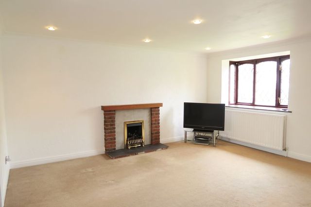  Image of 4 bedroom Detached house for sale in Daisy Hill Morley Leeds LS27 at Daisy Hill Morley Leeds, LS27 8NQ