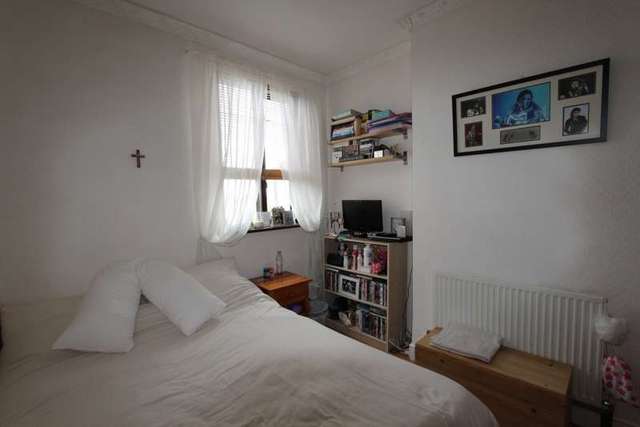 Image of 3 bedroom Terraced house for sale in Dalmally Road Addiscombe Croydon CR0 at Dalmally Road  Shirley, CR0 6LS