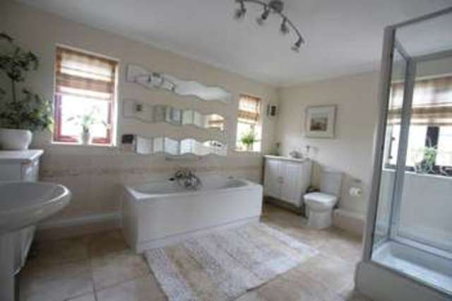  Image of 5 bedroom Detached house for sale in Dove Close Roos Hull HU12 at Dove Close Roos Hull, HU12 0LL