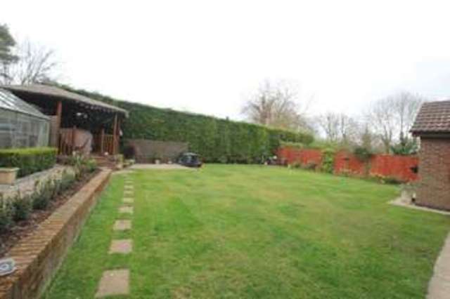  Image of 5 bedroom Detached house for sale in Dove Close Roos Hull HU12 at Dove Close Roos Hull, HU12 0LL