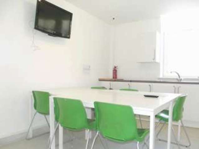  Image of 1 bedroom Detached house to rent in Crendon Street High Wycombe HP13 at 24-28 Crendon Street  High Wycombe, HP13 6LS