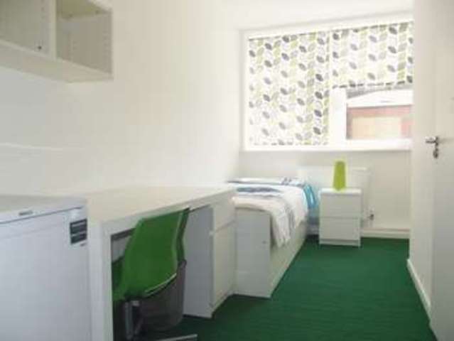 Image of 1 bedroom Detached house to rent in Crendon Street High Wycombe HP13 at 24-28 Crendon Street  High Wycombe, HP13 6LS