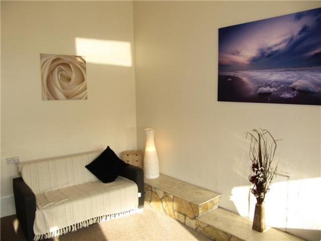  Image of 2 bedroom Flat to rent in Duke Street Dennistoun Glasgow G31 at Dennistoun Glasgow Glasgow, G31 1RD
