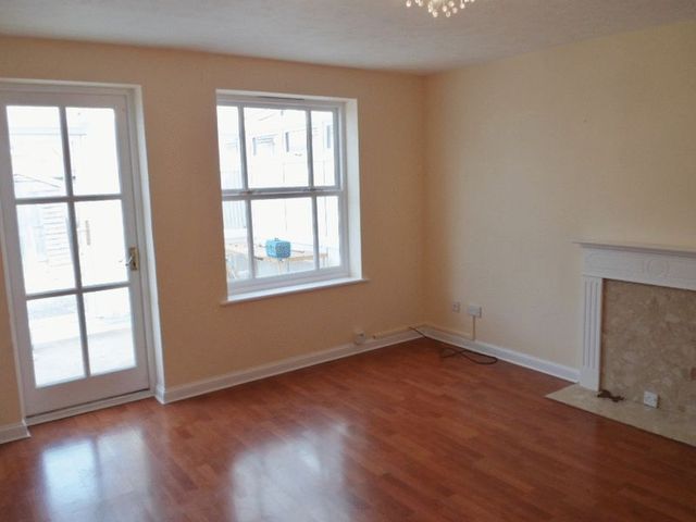  Image of 2 bedroom Terraced house to rent in Dulas Close Didcot OX11 at Dulas Close  Didcot, OX11 7UA