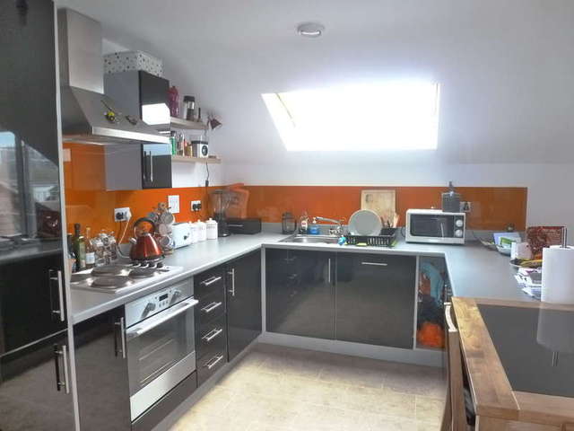  Image of 2 bedroom Flat for sale in Sydenham Road Croydon CR0 at Croydon Croydon, CR0 2FH