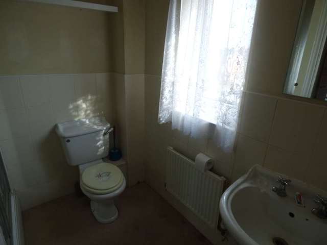  Image of 3 bedroom Semi-Detached house for sale in Dunraven Avenue Luton LU1 at Dunraven Avenue Dallow Road Luton, LU1 1TP