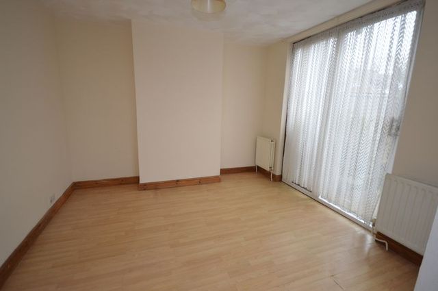  Image of 3 bedroom Semi-Detached house for sale in Dunstable Road Luton LU4 at Dunstable Road  Luton, LU4 8QR