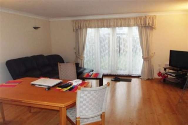  Image of 4 bedroom Terraced house to rent in East India Way Addiscombe Croydon CR0 at Croydon, CR0 6NZ