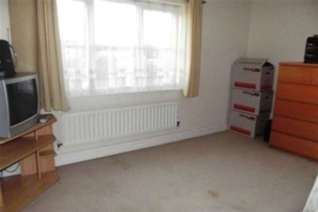  Image of 4 bedroom Terraced house to rent in East India Way Addiscombe Croydon CR0 at Croydon, CR0 6NZ