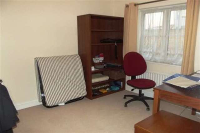  Image of 4 bedroom Terraced house to rent in East India Way Addiscombe Croydon CR0 at Croydon, CR0 6NZ