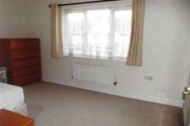  Image of 4 bedroom Terraced house to rent in East India Way Addiscombe Croydon CR0 at Croydon, CR0 6NZ