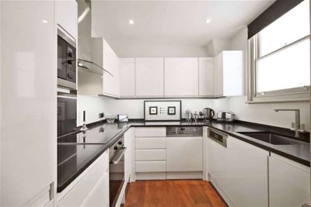  Image of 2 bedroom Mews to rent in Eaton Mews North London SW1X at London, SW1X 8LL