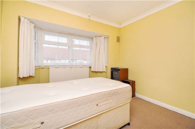  Image of 3 bedroom Terraced house for sale in Elm Close Carshalton SM5 at Surrey, SM5 2AG