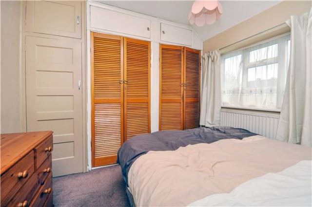  Image of 3 bedroom Terraced house for sale in Elm Close Carshalton SM5 at Surrey, SM5 2AG