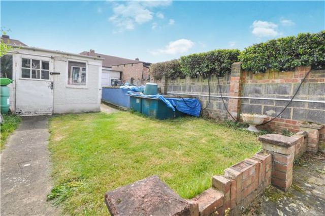  Image of 3 bedroom Terraced house for sale in Elm Close Carshalton SM5 at Surrey, SM5 2AG
