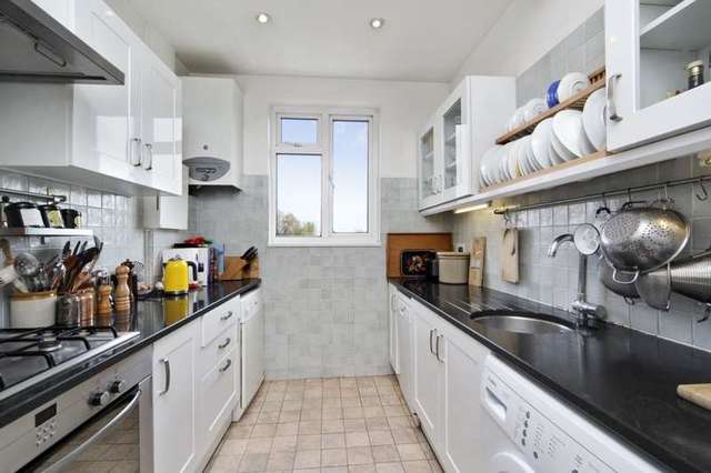  Image of 2 bedroom Flat for sale in Elm Park Gardens London SW10 at Elm Park Gardens  London, SW10 9PA