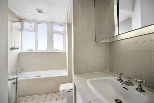  Image of 2 bedroom Flat for sale in Elm Park Gardens London SW10 at Elm Park Gardens  London, SW10 9PA