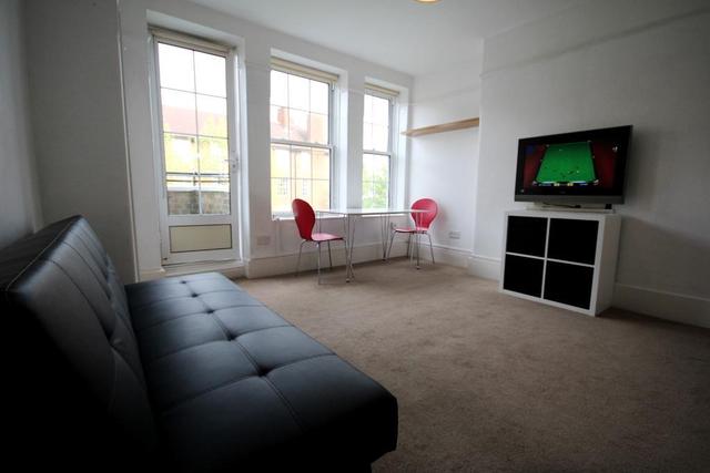  Image of 2 bedroom Flat to rent in Elwood Street London N5 at Highbury  London, N5 1EL