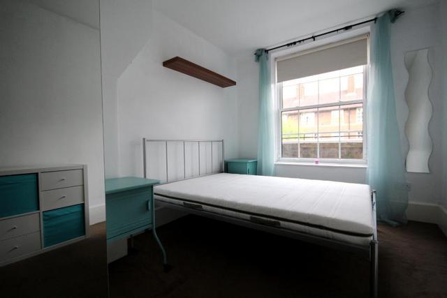  Image of 2 bedroom Flat to rent in Elwood Street London N5 at Highbury  London, N5 1EL
