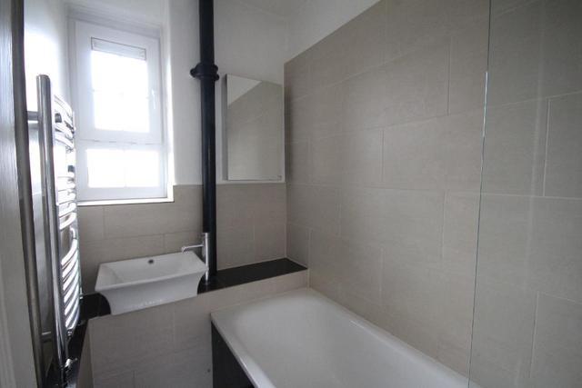  Image of 2 bedroom Flat to rent in Elwood Street London N5 at Highbury  London, N5 1EL