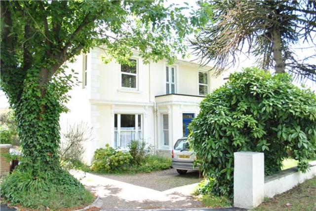  Image of 1 bedroom Flat to rent in Eridge Road Tunbridge Wells TN4 at 23 Eridge Road  Kent, TN4 8HJ