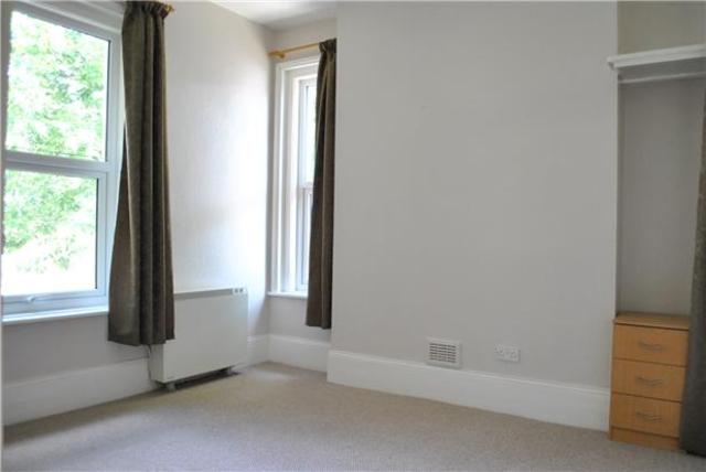  Image of 1 bedroom Flat to rent in Eridge Road Tunbridge Wells TN4 at 23 Eridge Road  Kent, TN4 8HJ