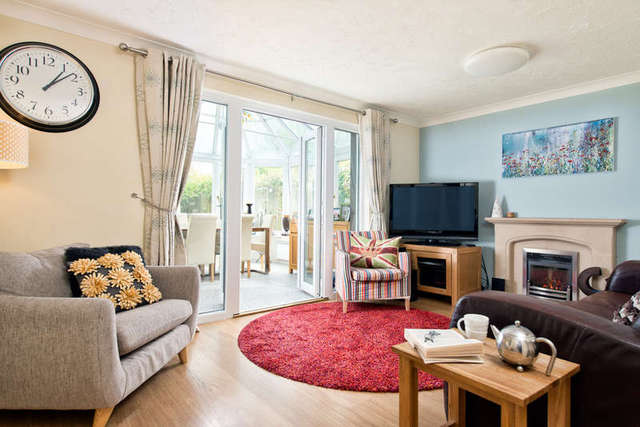  Image of 4 bedroom Detached house for sale in Harding Close Faringdon SN7 at Faringdon Oxfordshire, SN7 7SJ