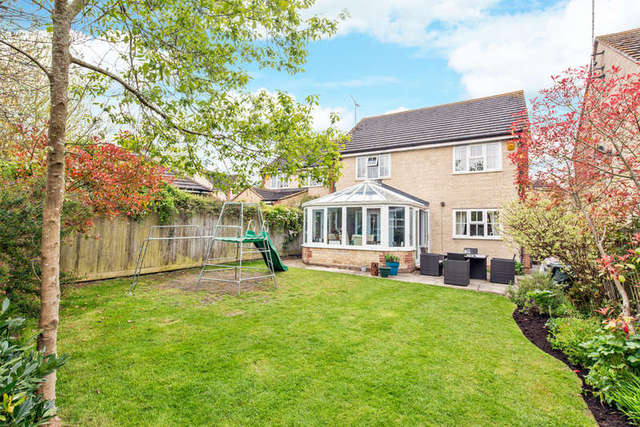  Image of 4 bedroom Detached house for sale in Harding Close Faringdon SN7 at Faringdon Oxfordshire, SN7 7SJ